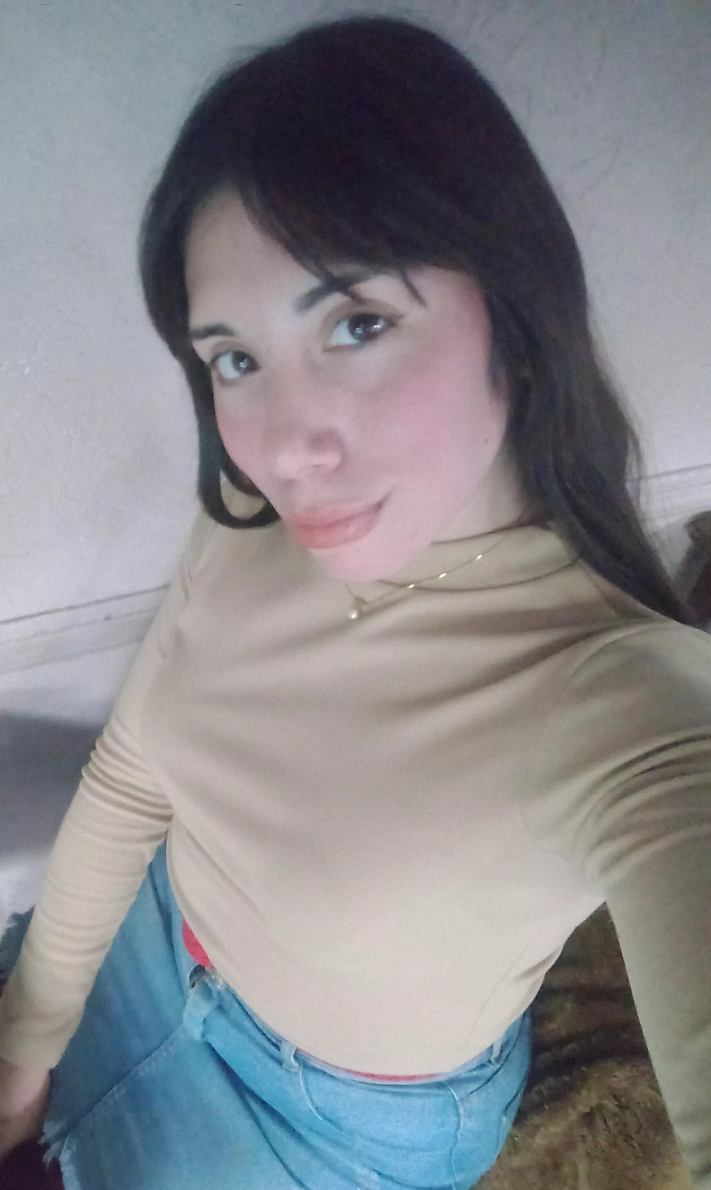 Here having a coffee for breakfast  posted by Rominaortega