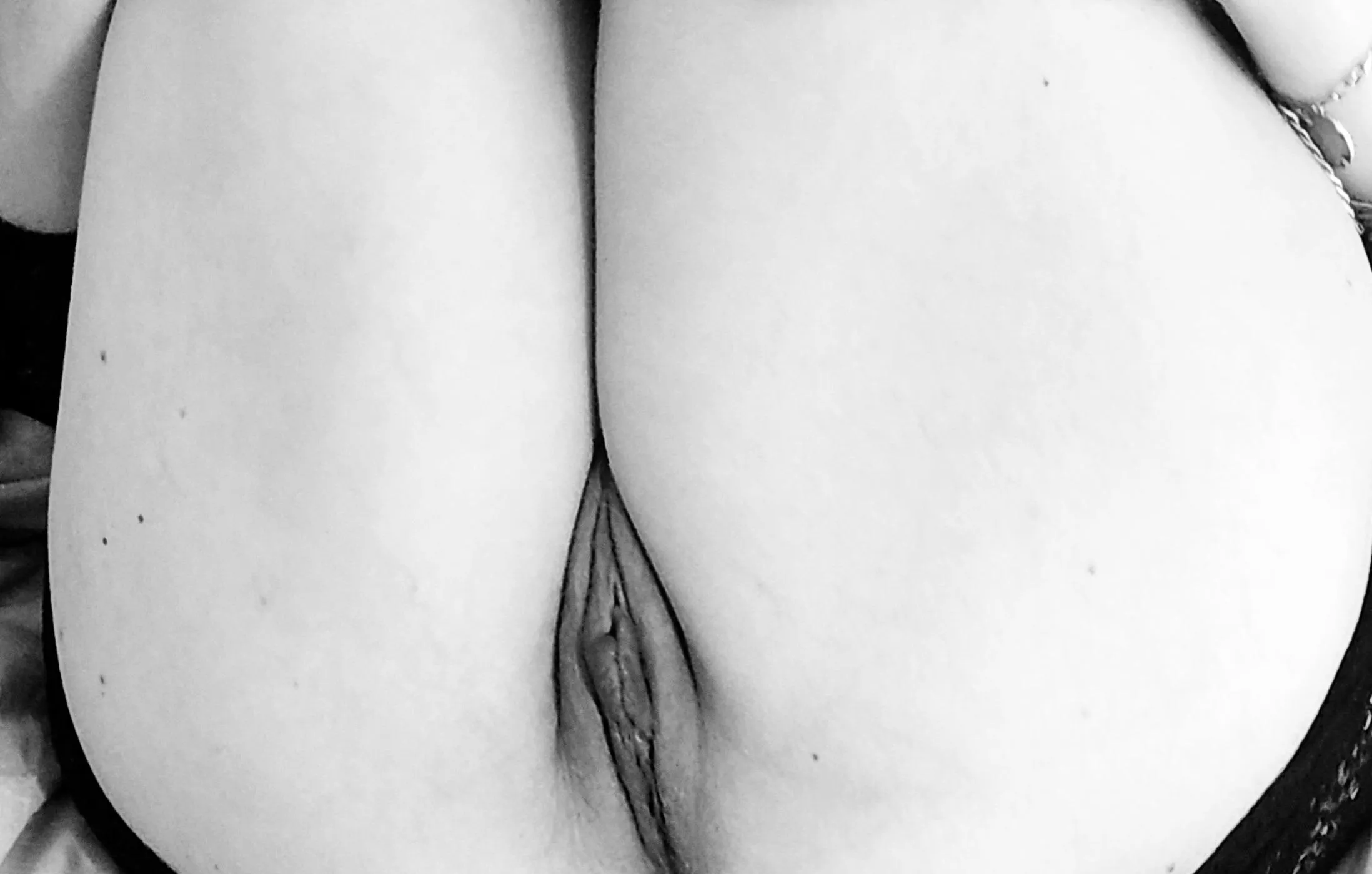 Hot and horny 😋 💋🔥 posted by Evening_Calendar_717