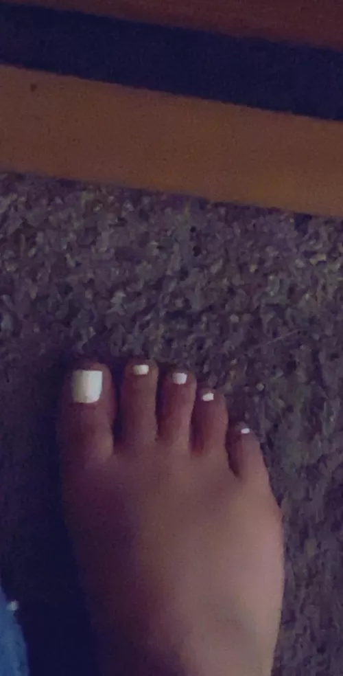 I just painted them this time 🥱  when yall see toes do y’all like acrylic better or natural ?? by lovetobespoild
