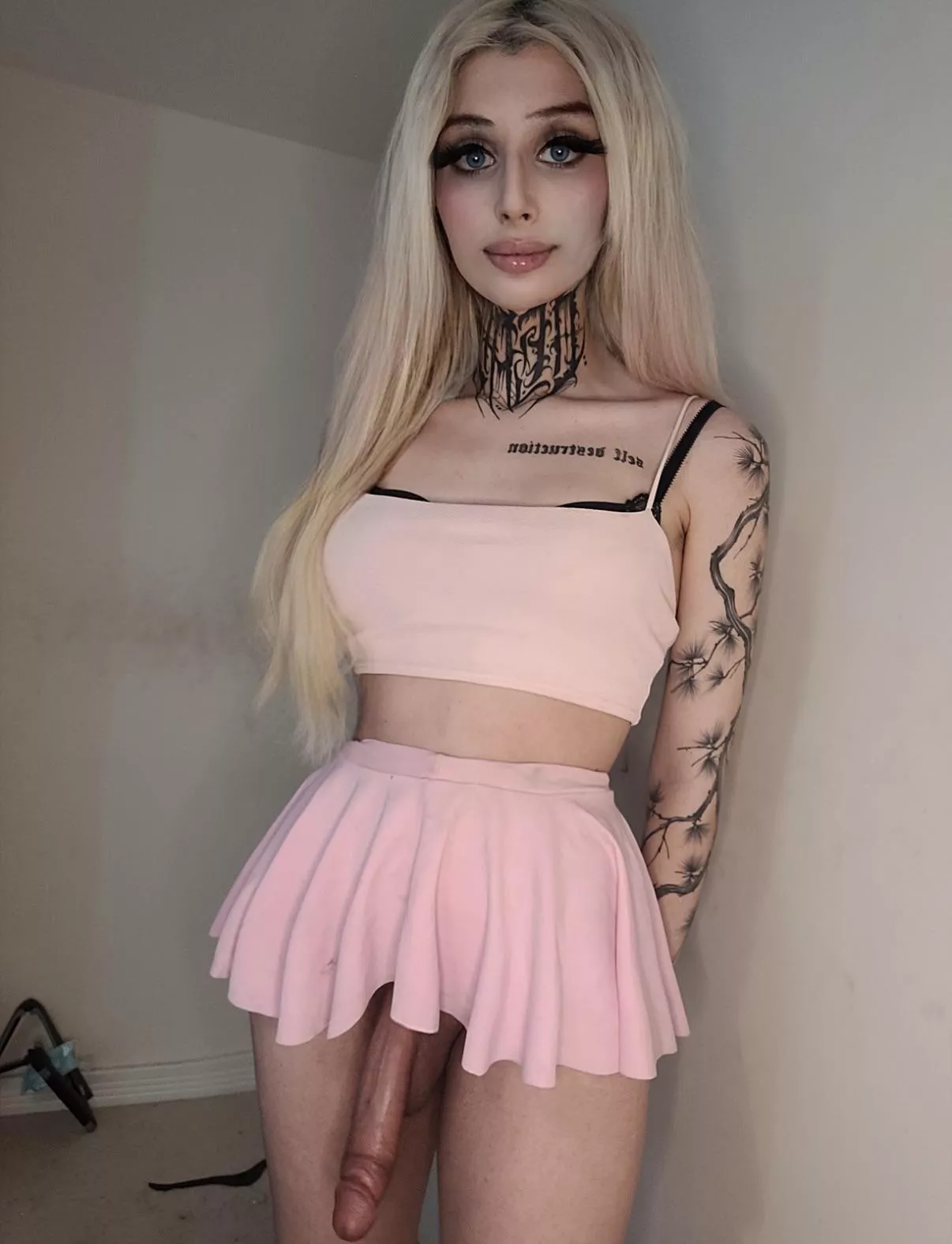 It’s 2024, the men are the ones now who get on their knees and suck cock posted by PrincessOfVenusX