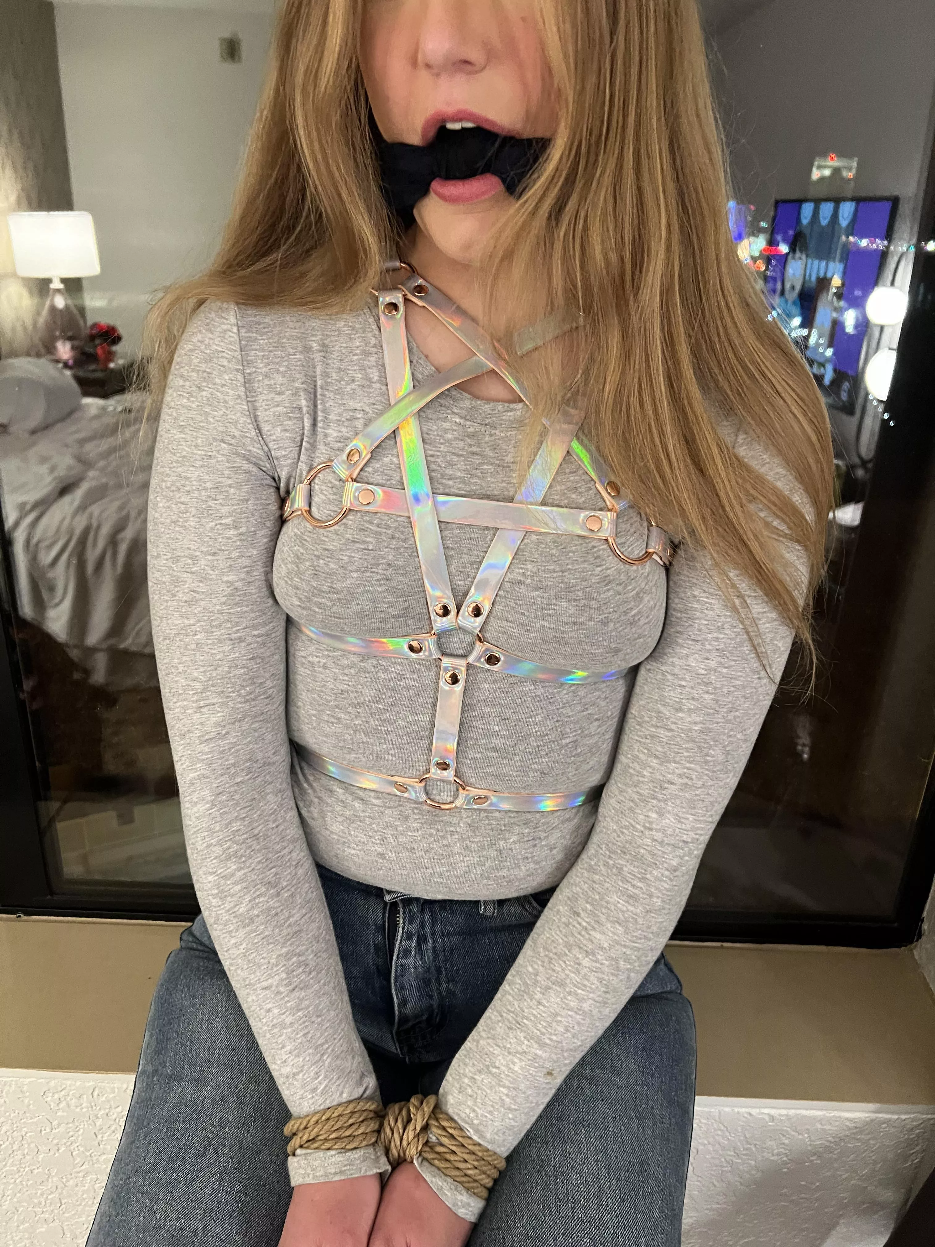 Just a little friendly bondage… [F4A] posted by ForlornDamsel