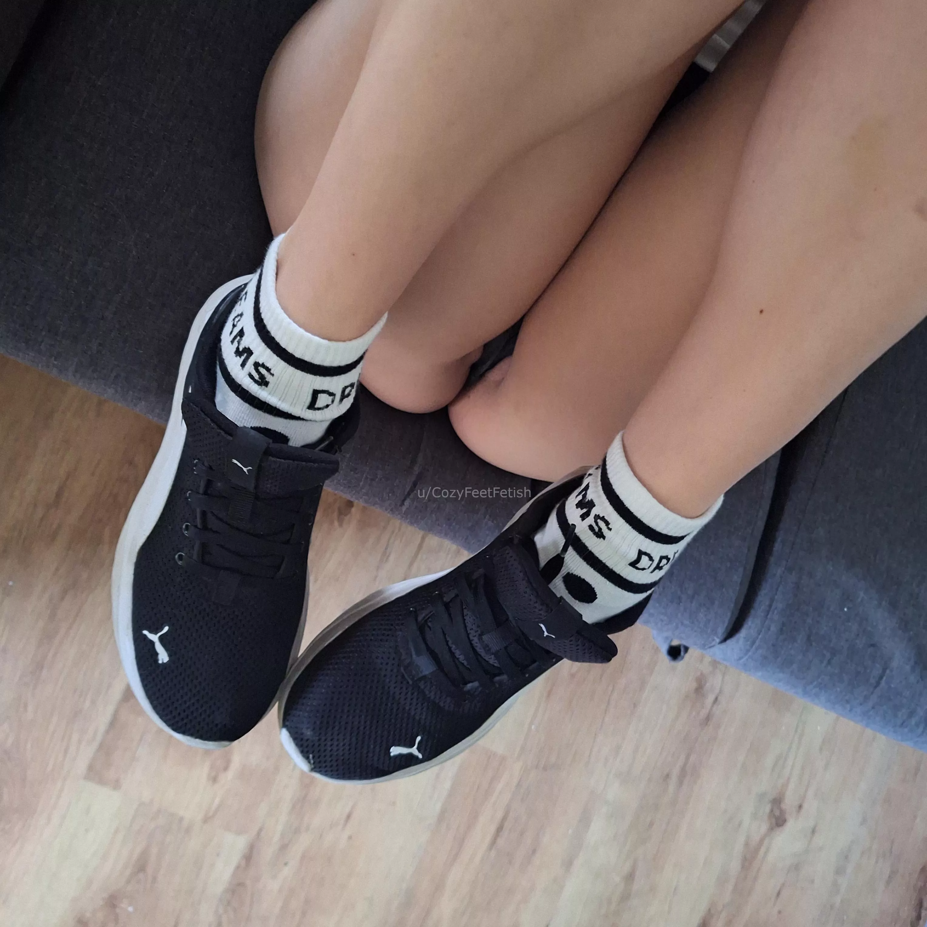 Only the shoes have to stay posted by CozyFeetFetish