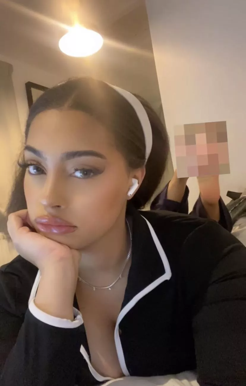 Silly pixel lovers <33  posted by briarkiwi2