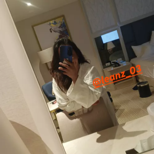 Good afternoon gents 💋 by Competitive_You1421