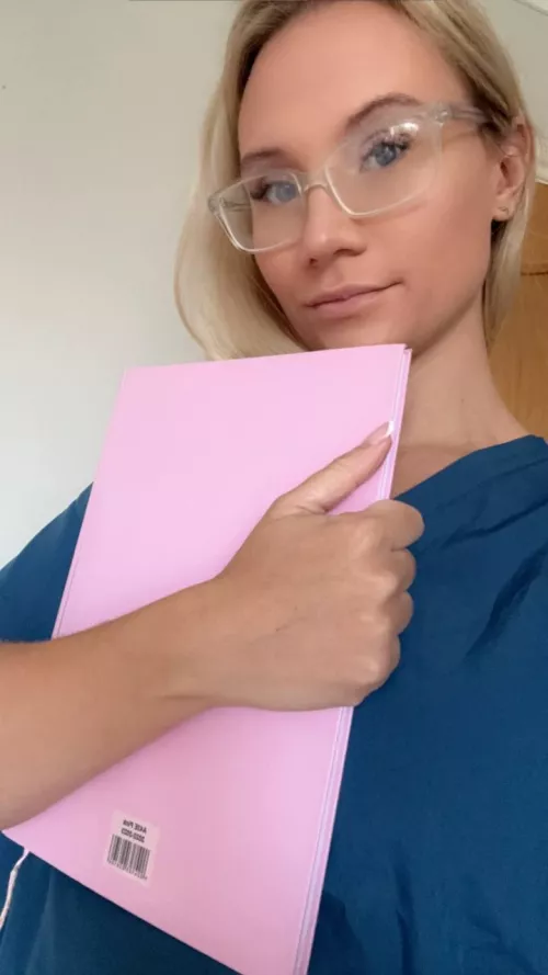 This nurse knows a thing or two about making people feel better by nursebunnyxo