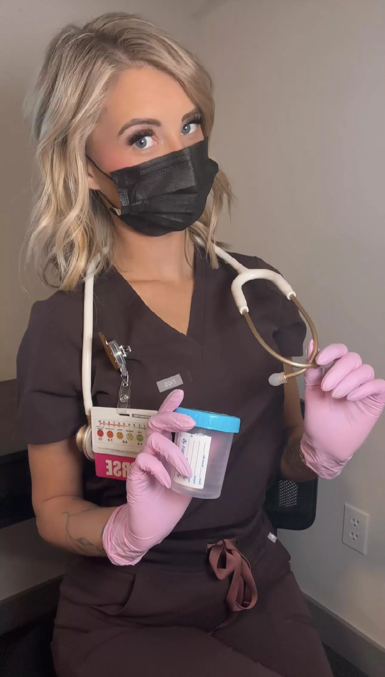 This pretty nurse wants to cure your horniness posted by nurseariaxo
