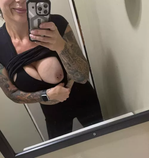 Where are the men who like women 35+? by NakedNeighbour1985