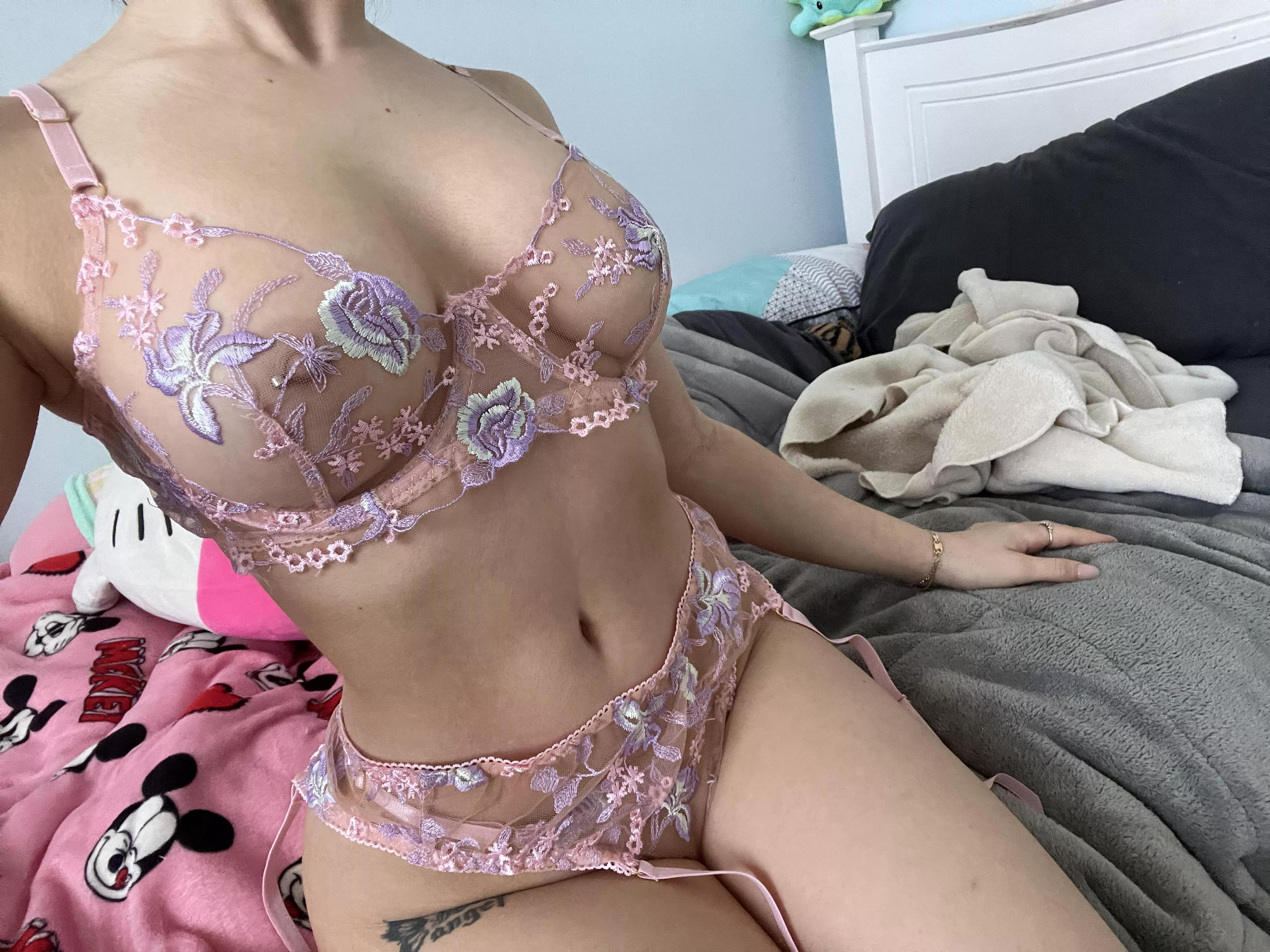 Would your moth fit around my young tit  posted by xhotbunnyx