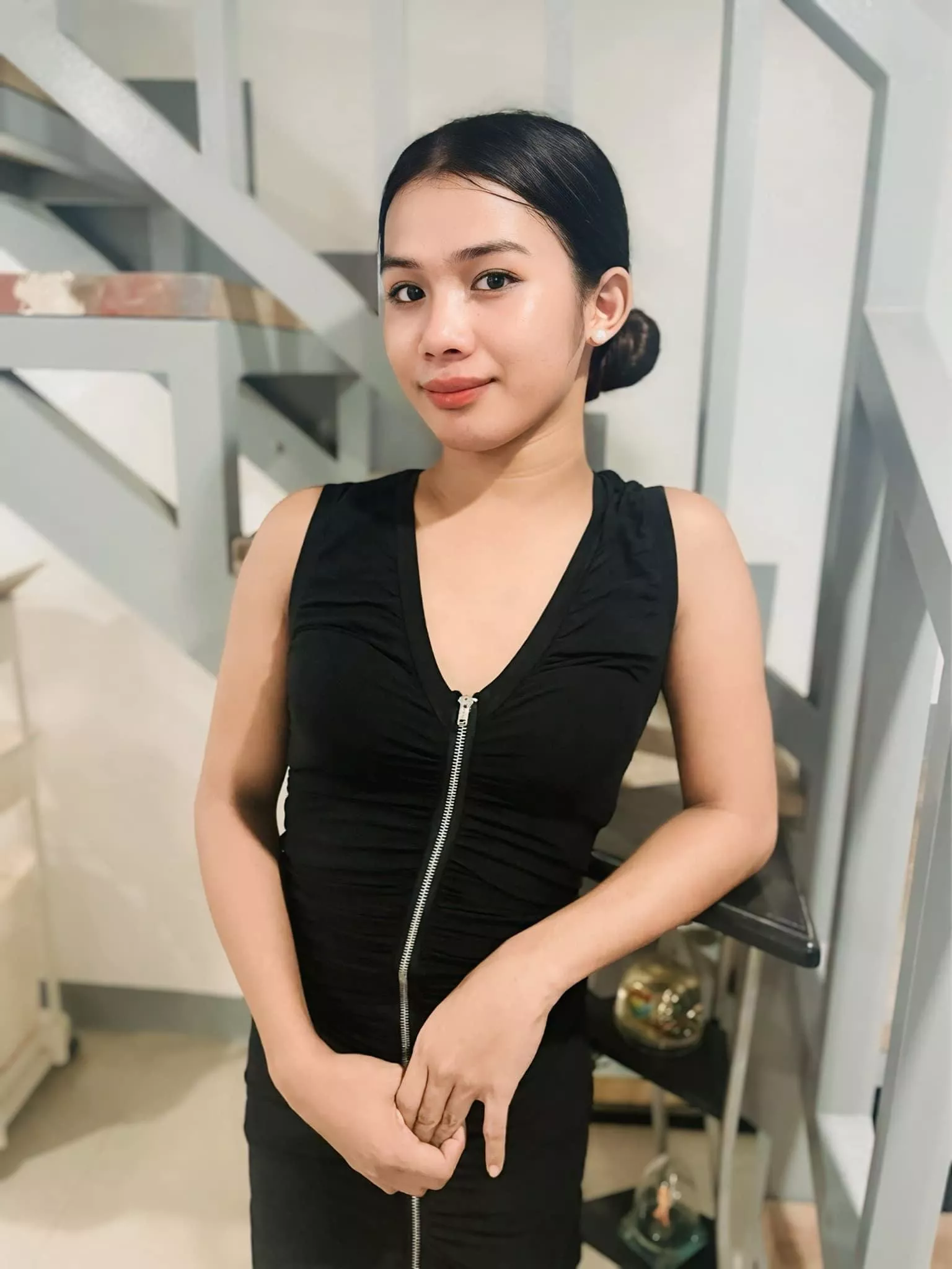 Pretty Face posted by Naive_Mixture_4703