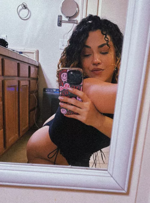 Somebody’s problem  by Sshhitsscarlet