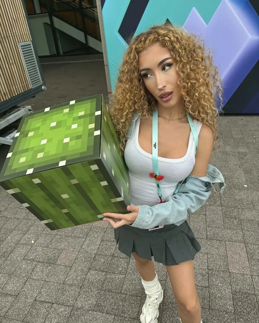 can i suck you off while you play minecraft? posted by babydream_foxy