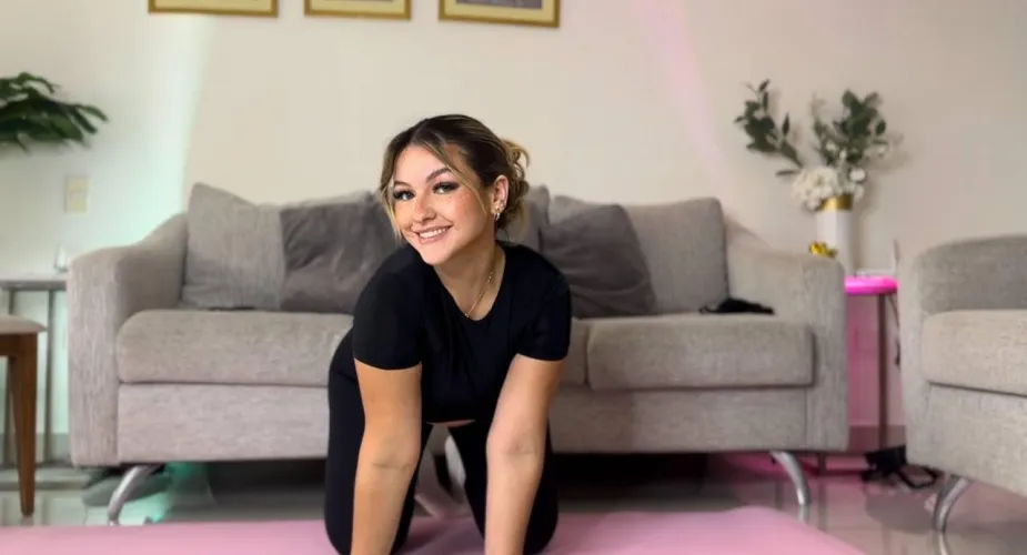 I'm always smiling by milkshake_bootyL