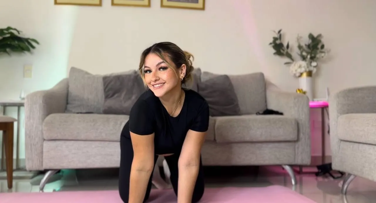 I'm always smiling posted by milkshake_bootyL