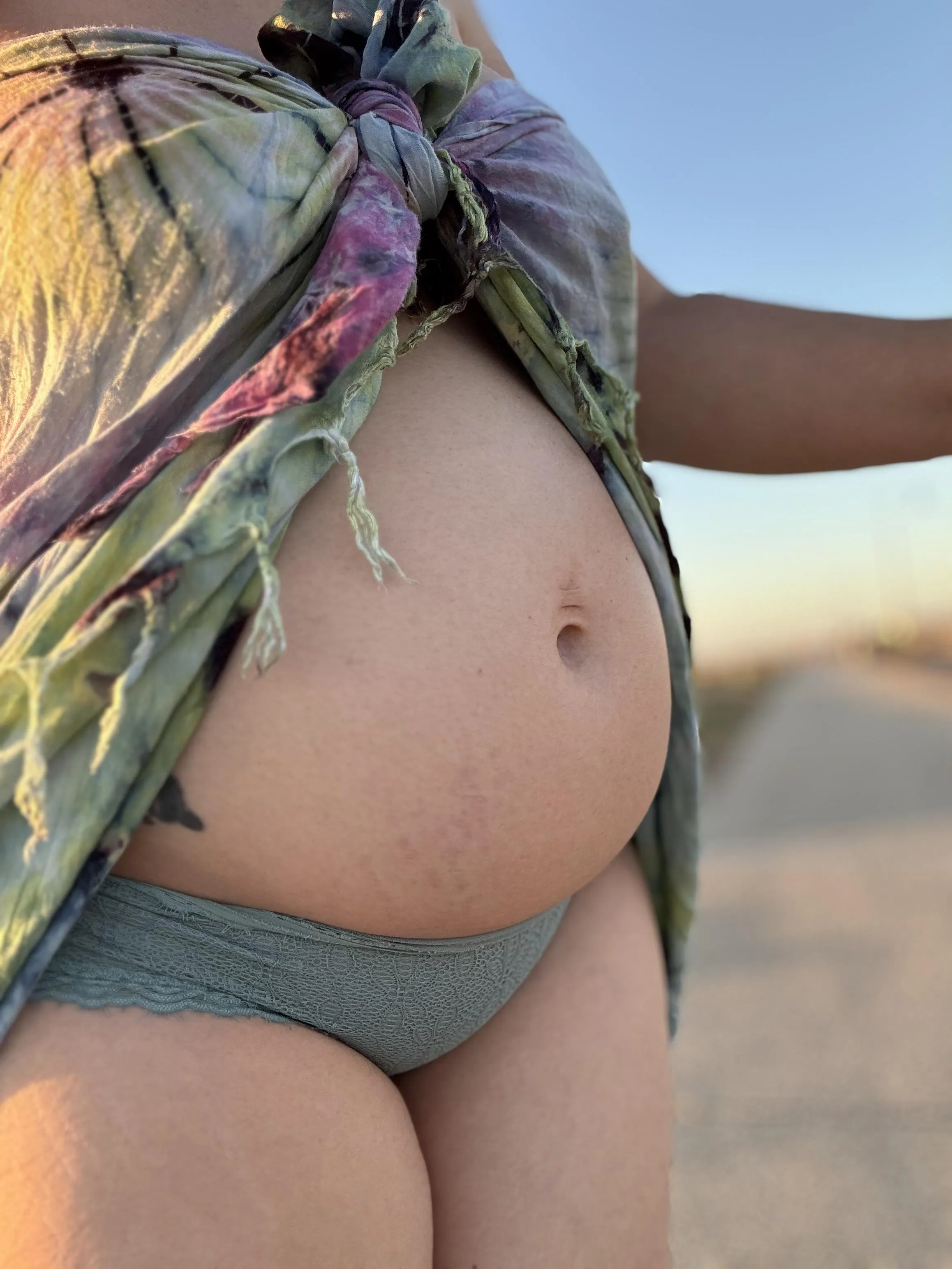 My belly was getting a bit of fresh air today posted by SeraphinaStorm