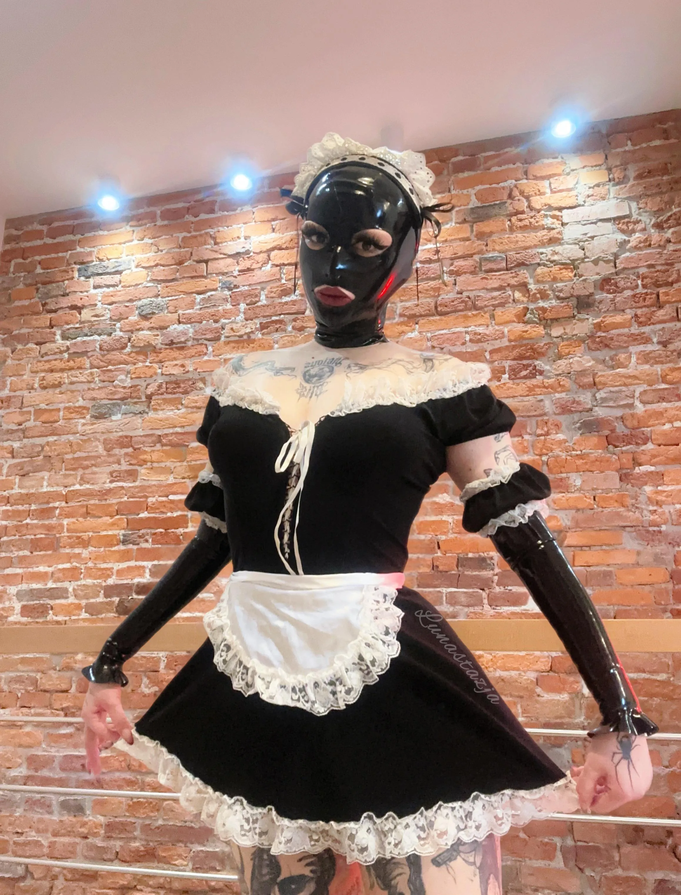 What about kinky maids with latex clothing? Hot or not? posted by Lunastazja