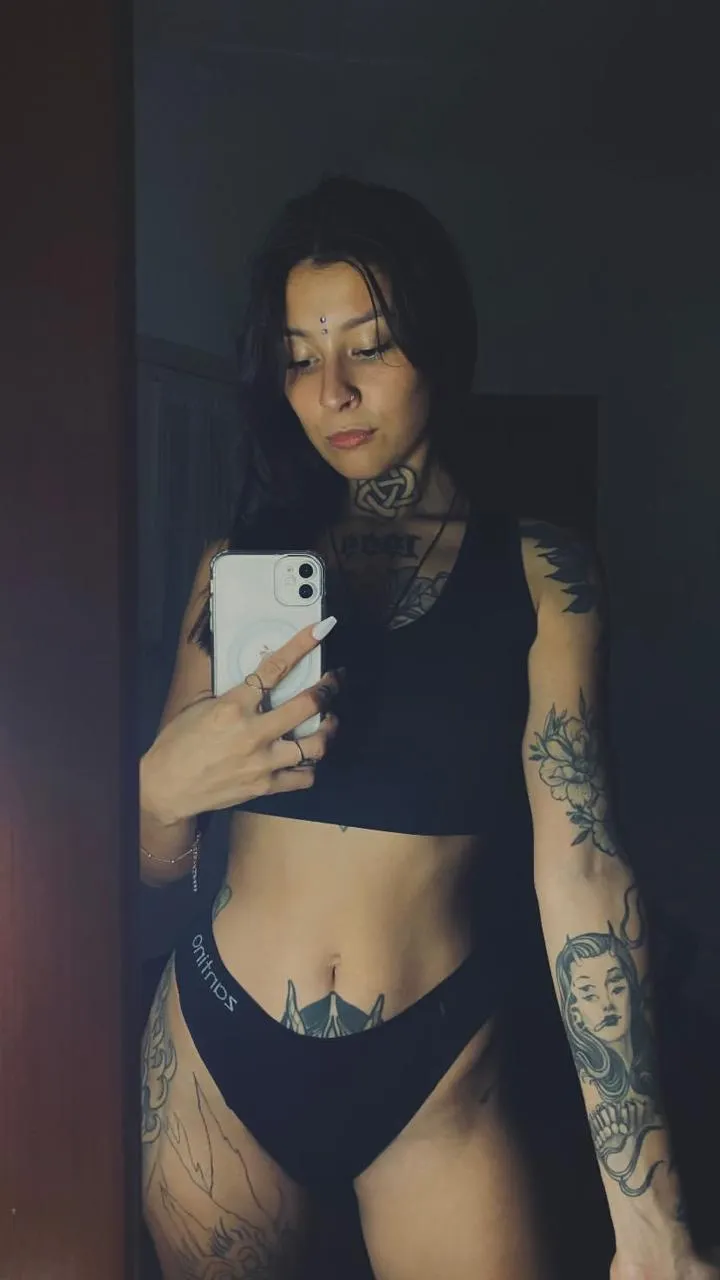 would you let me sit on your face? posted by ailbhea-3344