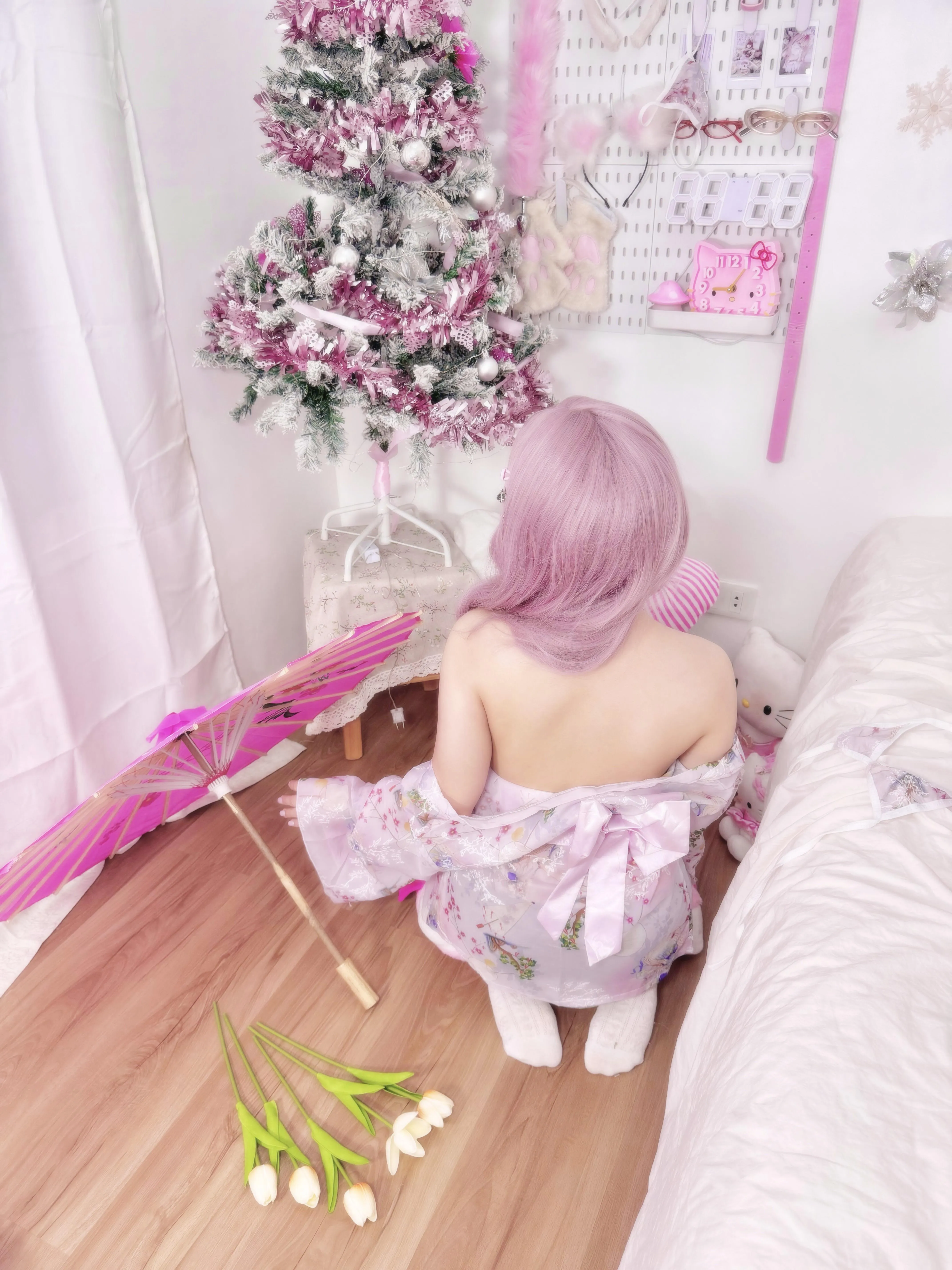 0.5% of the male population are descended from Genghis Khan. (Scientists did a study in 2003 showing that about 16 million dudes share a Y chromosome with the famous Emperor.) posted by mysticalselene