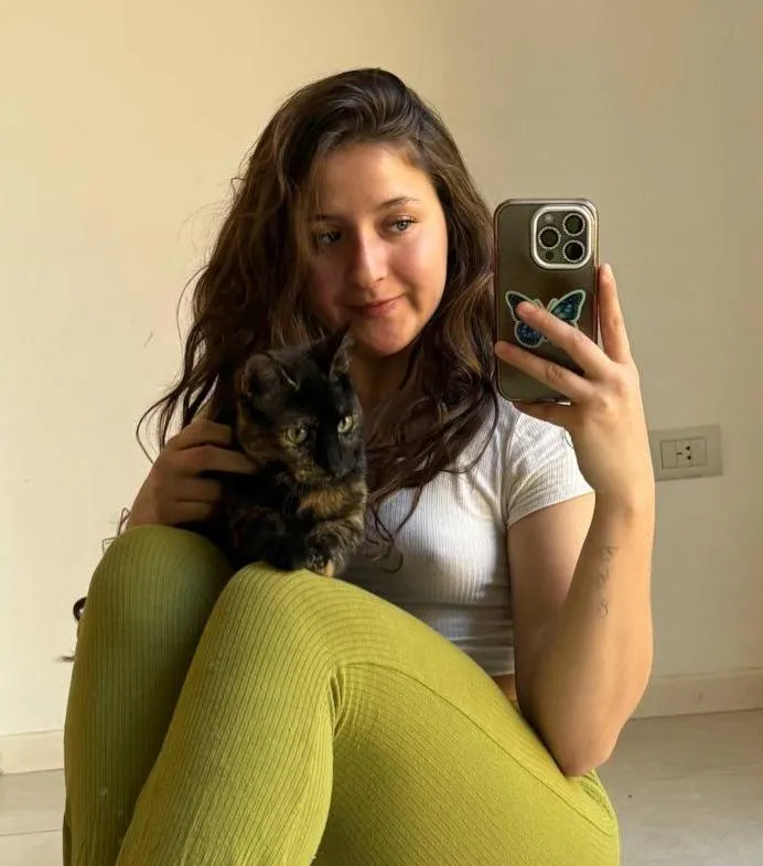 Braless streak for 2025 still going strong posted by Lovelivee