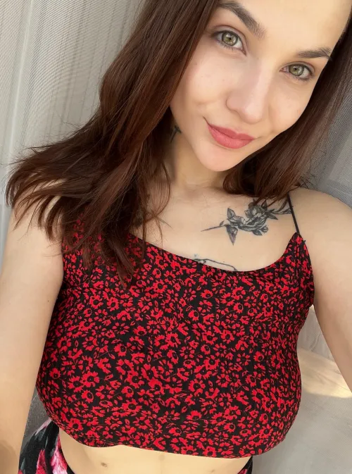 Does my new top suit me? by stouffdoor