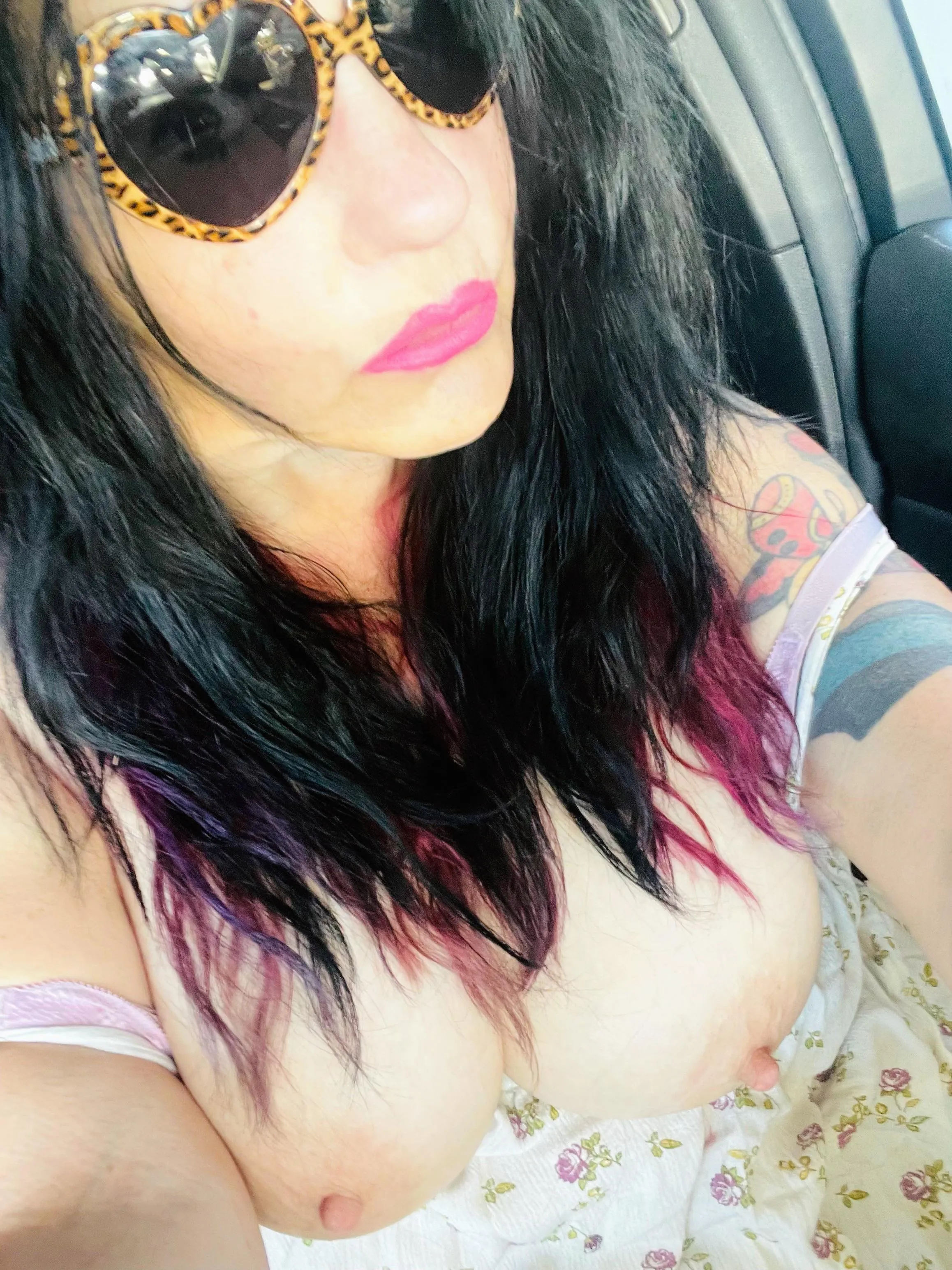 Feeling better and showing off my b( • )( • )bs in the Safeway parking lot posted by witchy301