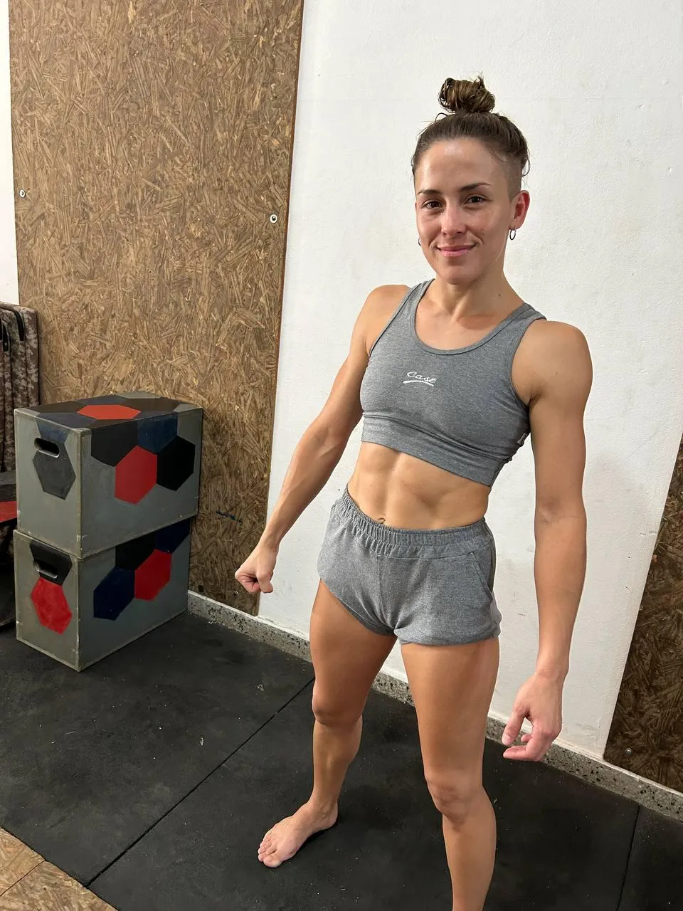 I liked my abs in this photo so I thought I should share it:) posted by Charri_SweetButercup