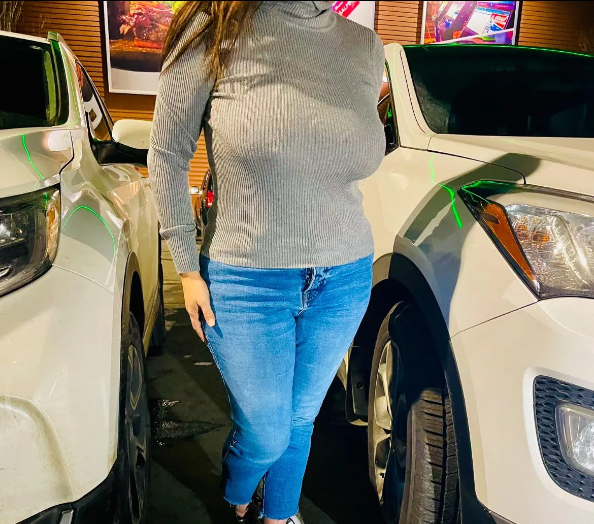 Out and about tonight!  Enjoy your Saturday night. posted by HotJuicyKat