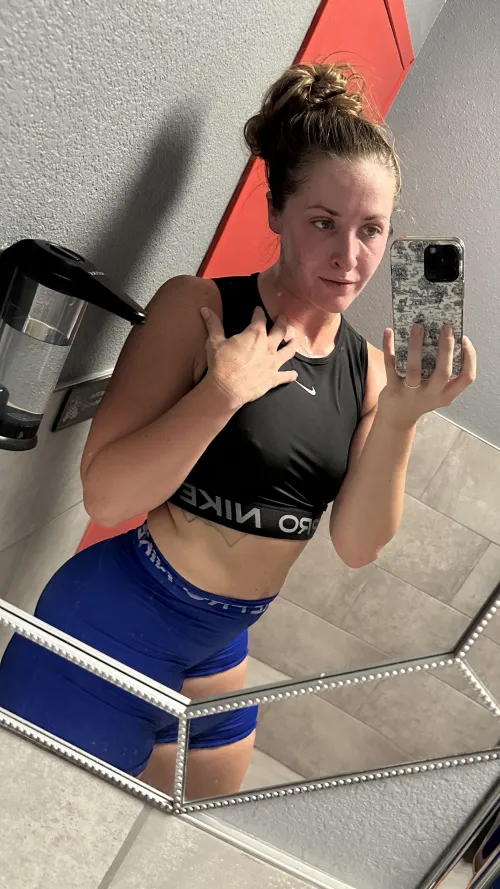 sweaty is sexy... so they say by cumwcourt