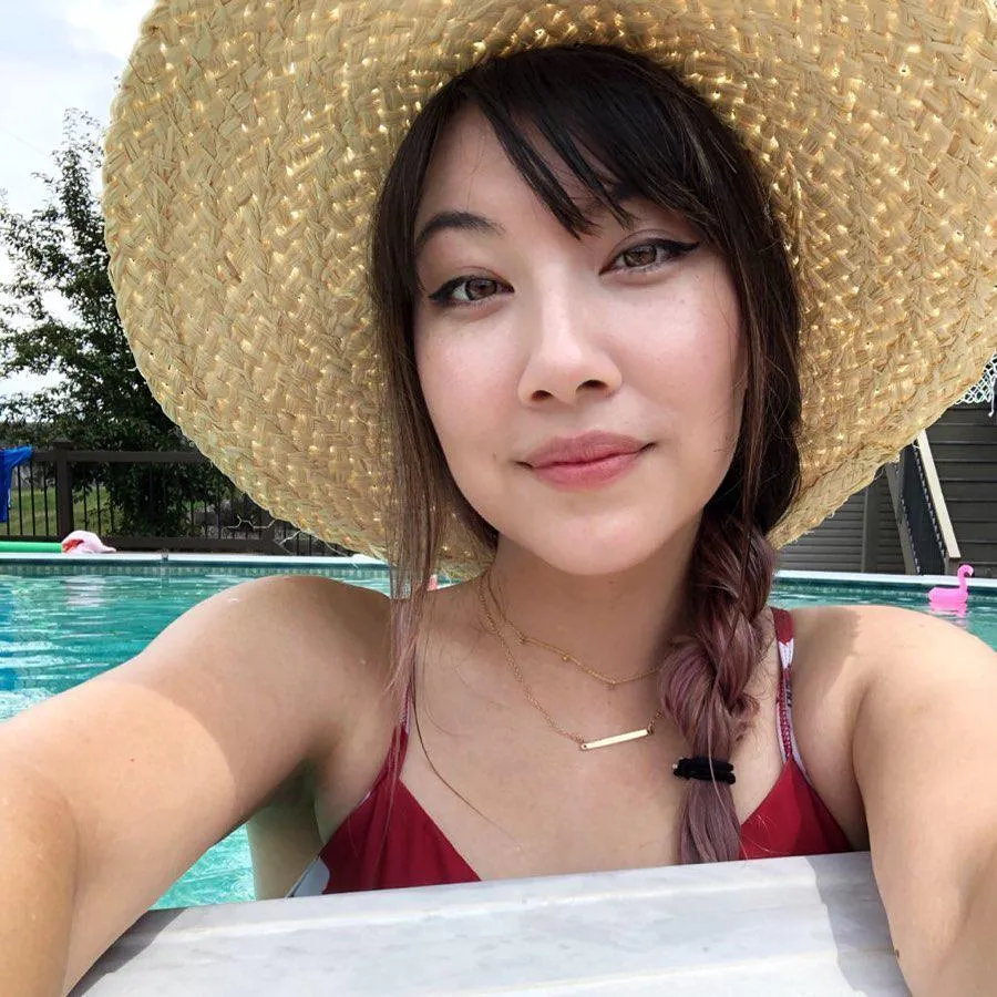 Amie Lynn (@misshabit) posted by MeDahMann