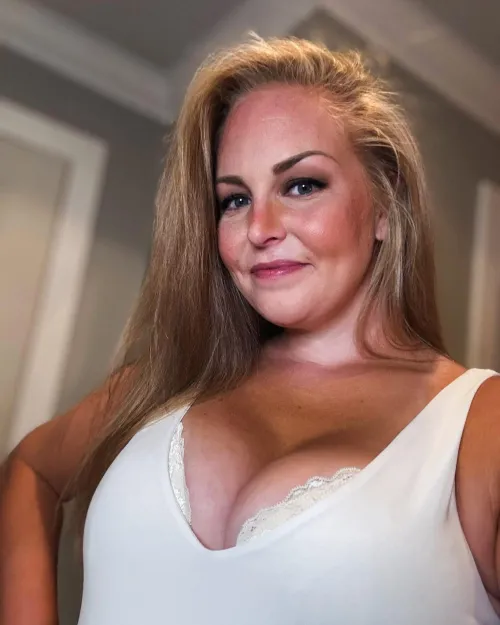 I’m 230lbs, almost all ass by Meg333333