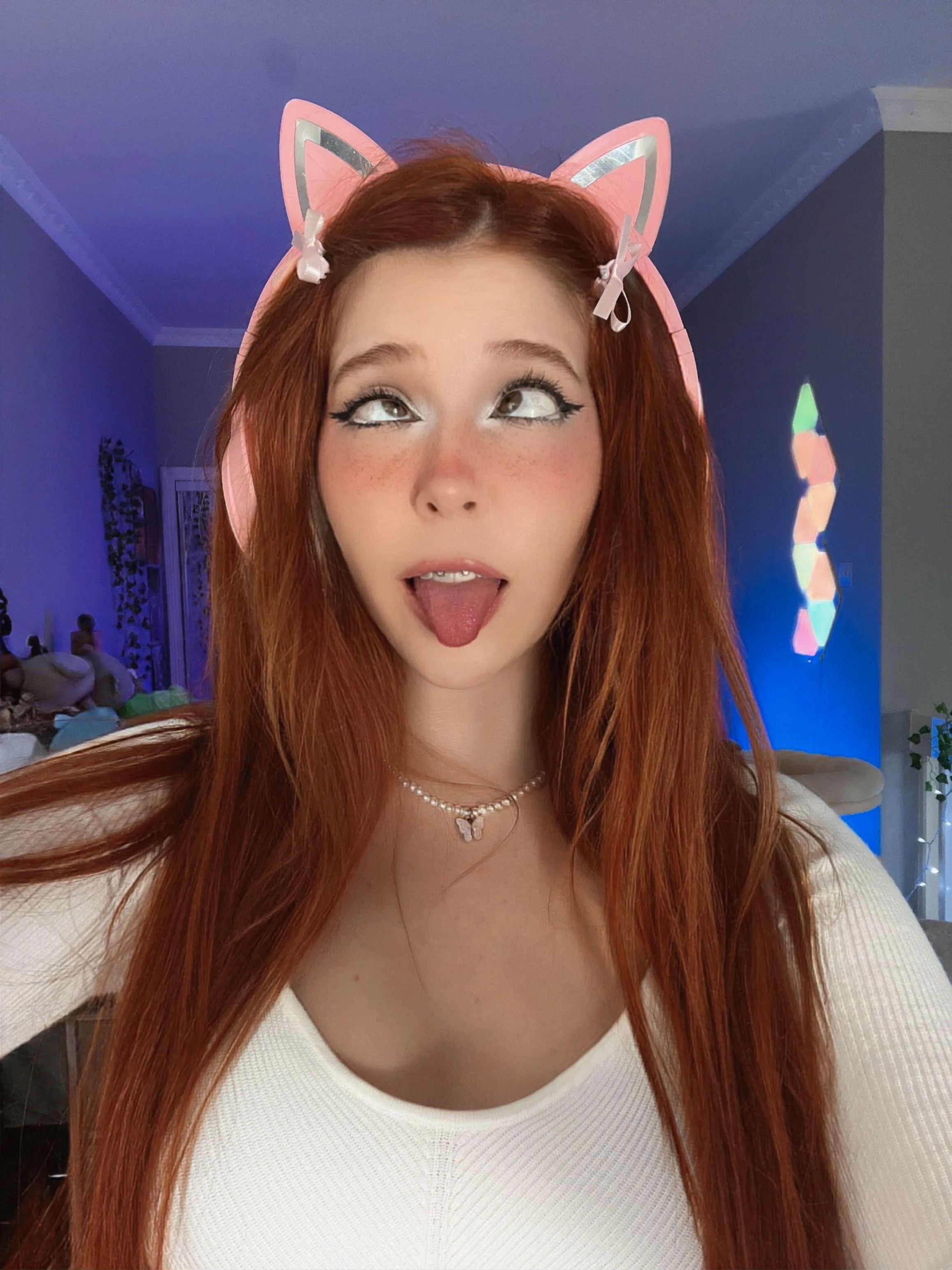 Quit being so shy, you know what I deserve on this tongue :3 posted by shiro_luxx