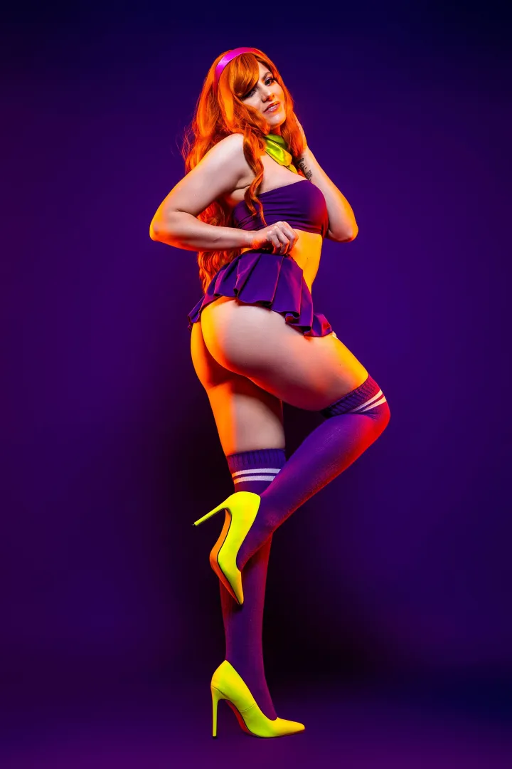 When Daphne heads to a work event by ivyquinnxoxo