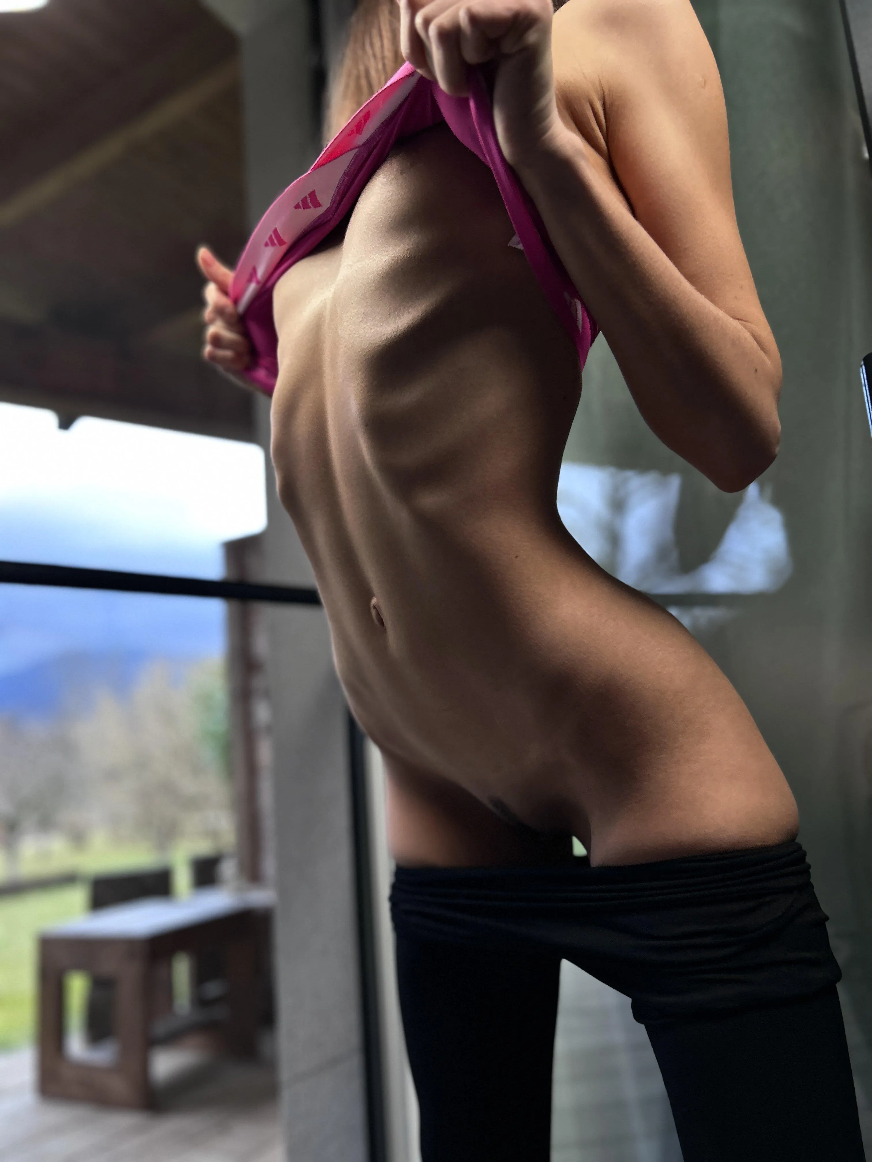 Just so thin and smooth posted by la_skinny