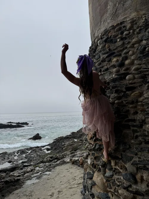 The siren at home by pocketlinds