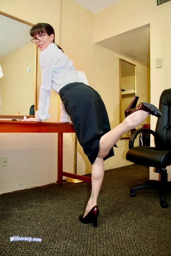 Younger Stacie seductive in glasses posted by IllEarth5995