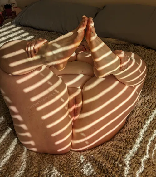 I play well with others by PeachesontheRock