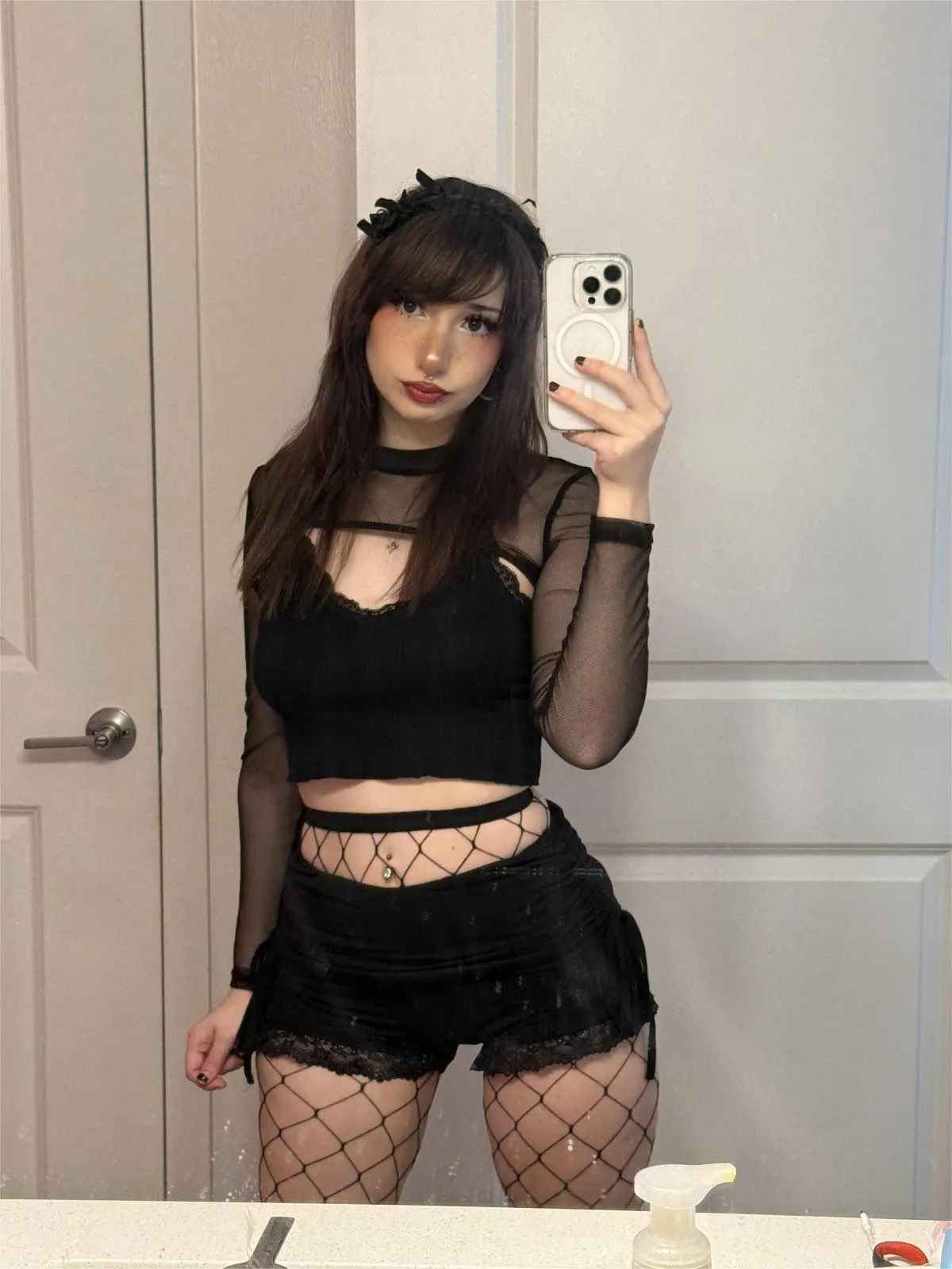 Not just pretty, but pretty powerful ^^, posted by ScarletWhisper23