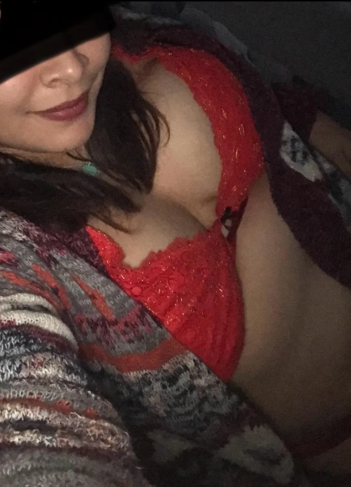 Rainy mornings make me want to stay in bed and snuggle posted by Nerdy_Lycan