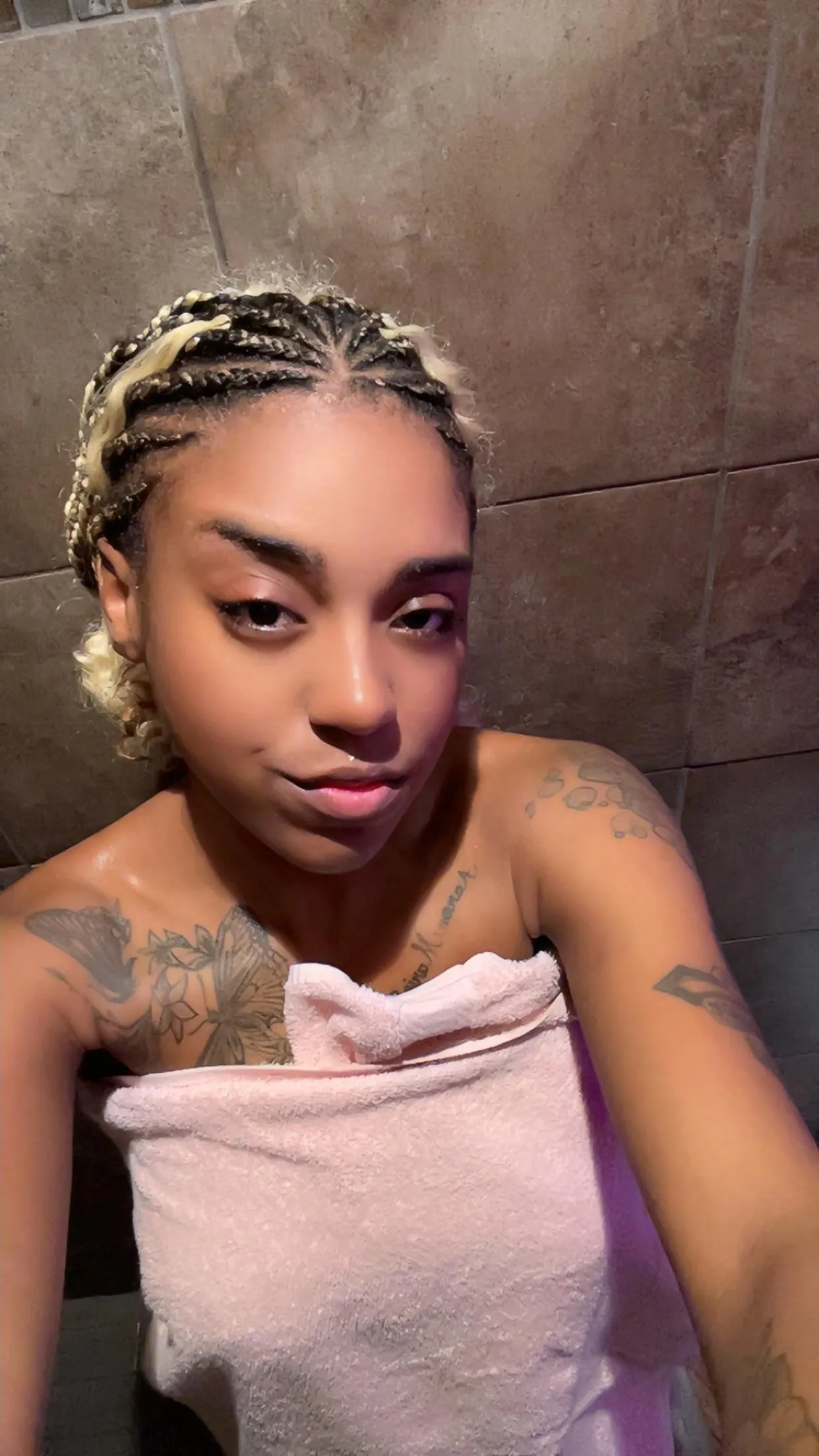 Shower pic posted by darkxessense