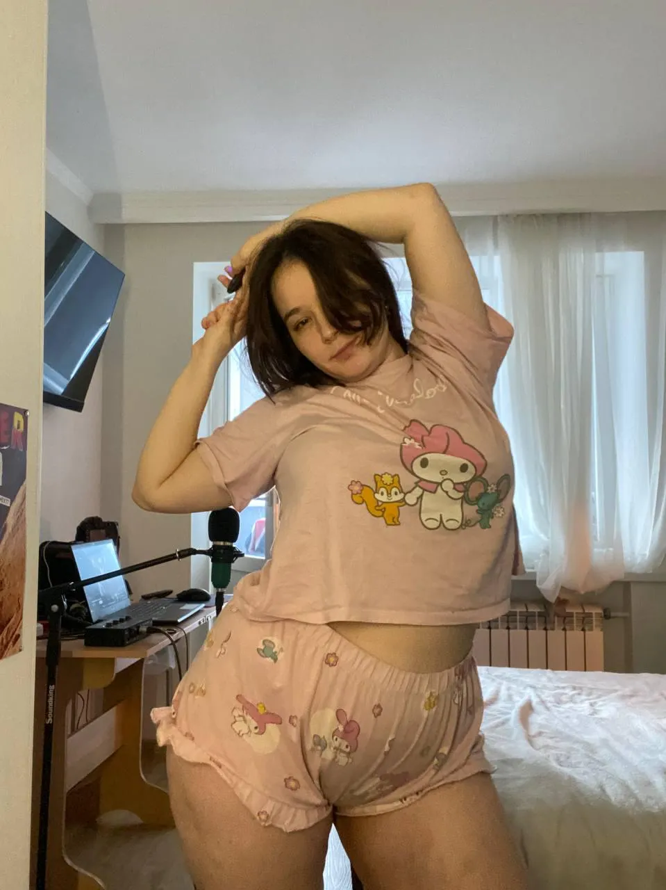 Chubby and horny f18 posted by CorgiSuccessful9867