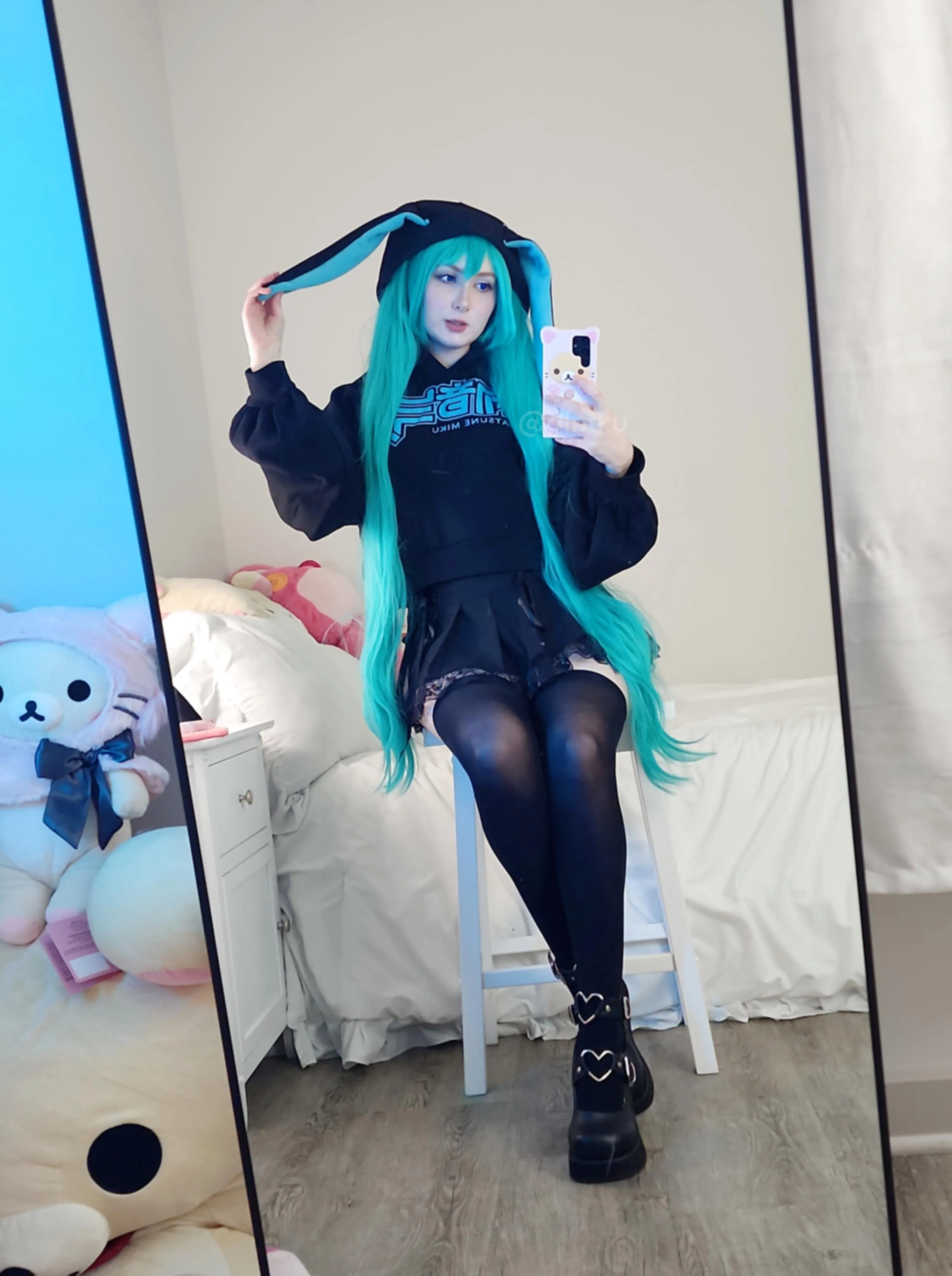 Hatsune Miku Casual Cosplay by gintkunya posted by gintkunya