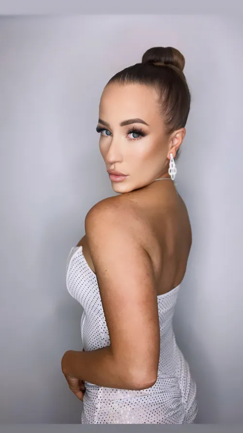 Hope you’re fine with having an older secretary, I can still handle any task. Any. Task. by _ladysexyfit_