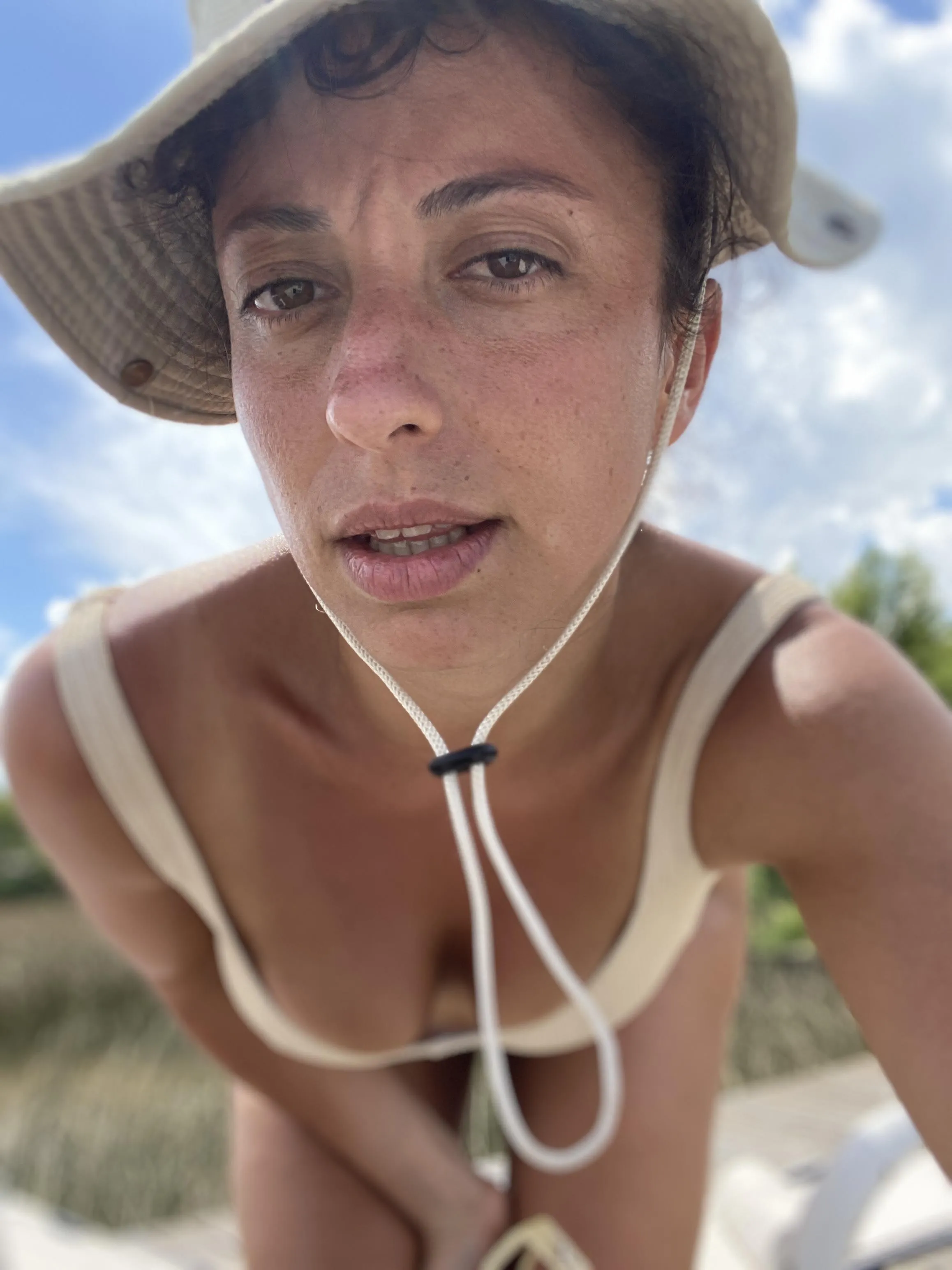 Upssyyy, the one on the left wants to escape posted by VetaBeneta