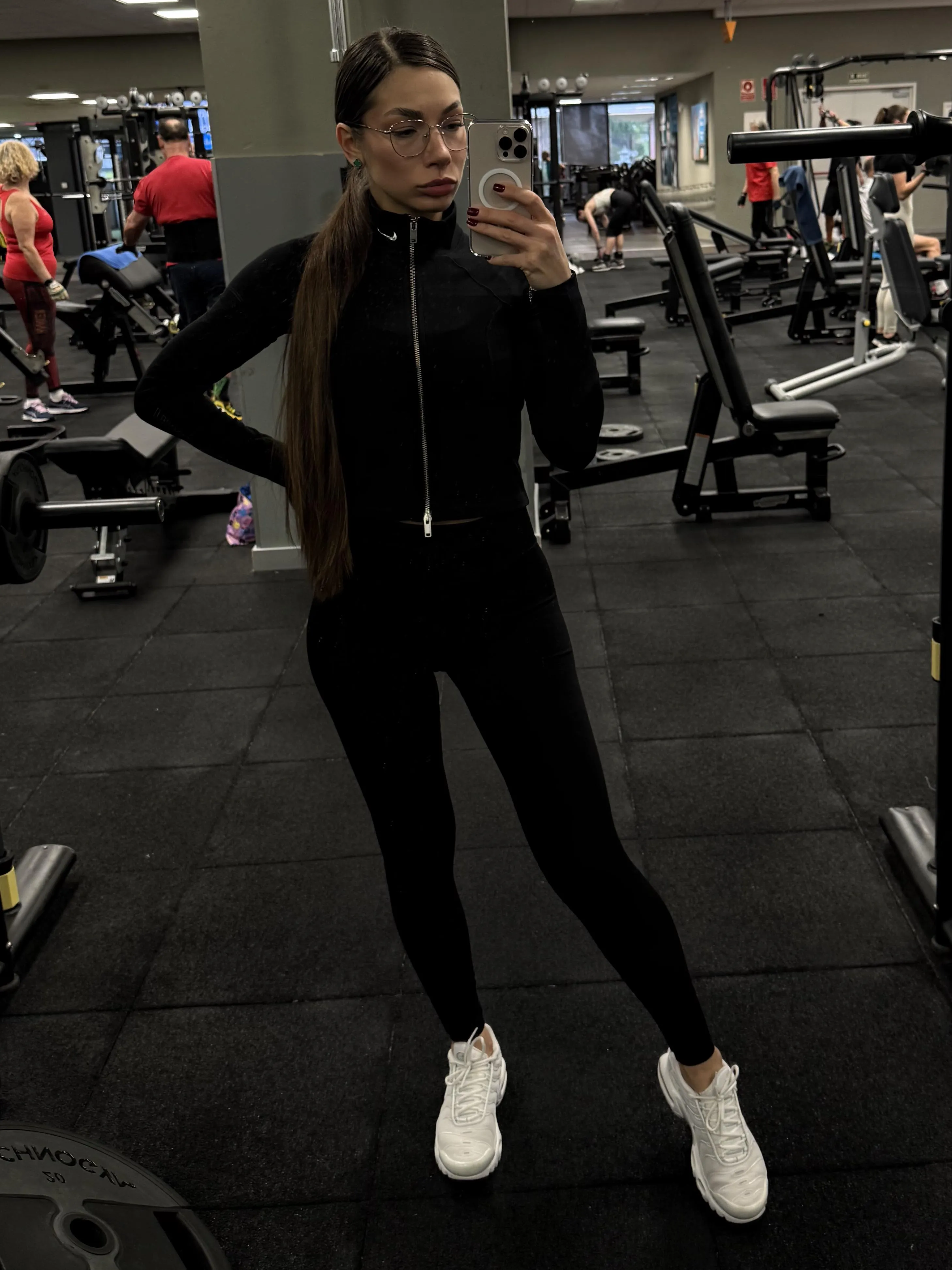 Black and white posted by Kitty_dreamsss