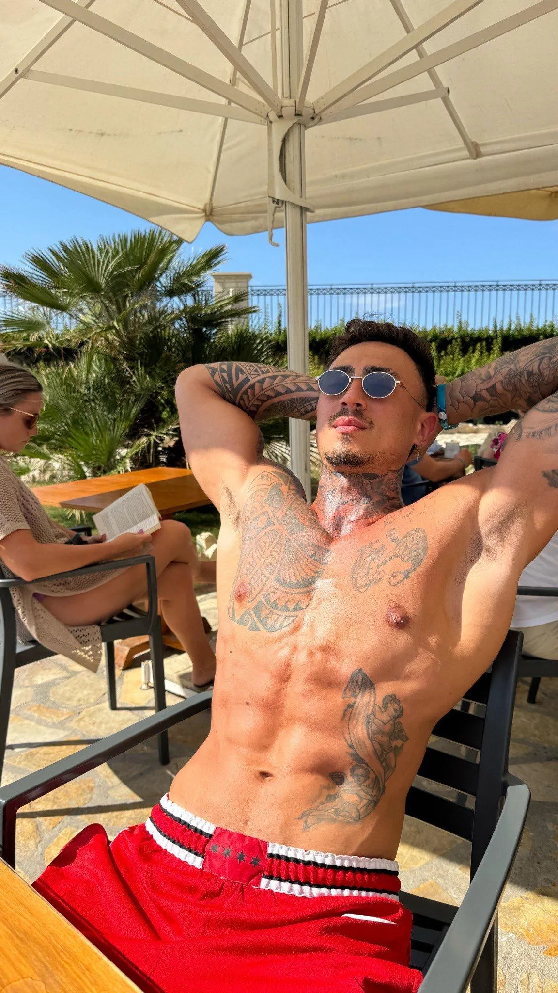 Kneel boy in sand! 😈 posted by hello_im_maui