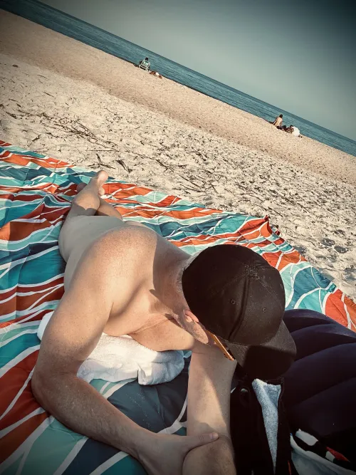 Last minute beach day by Grouchy-Bus1908