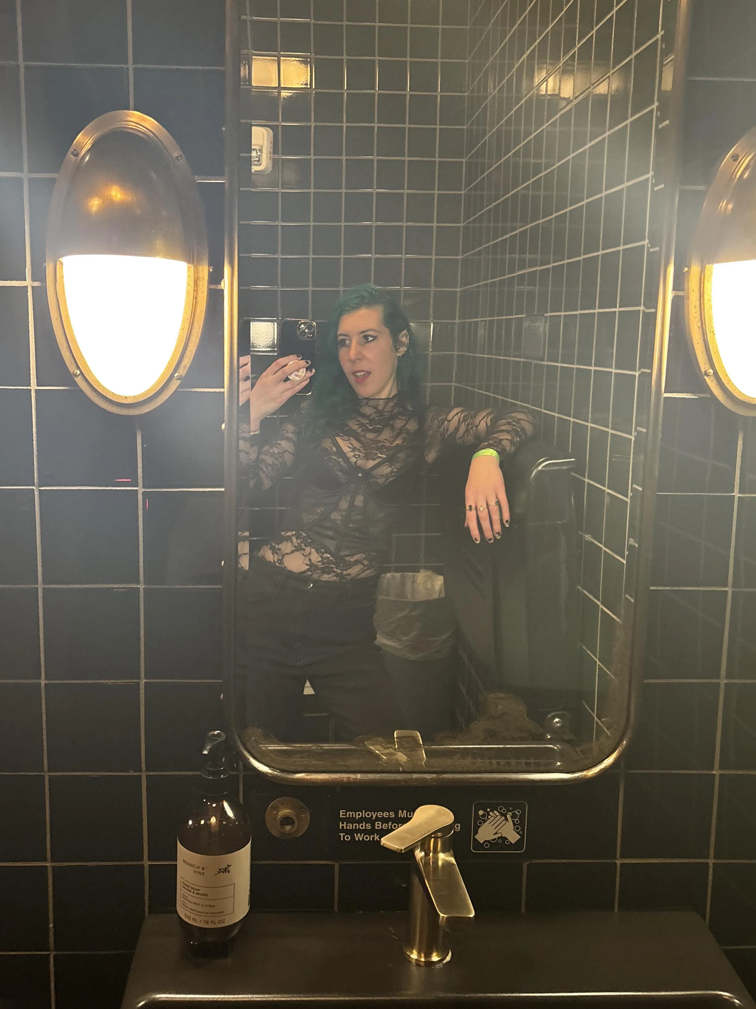 All lace selfie posted by sirenskiss3