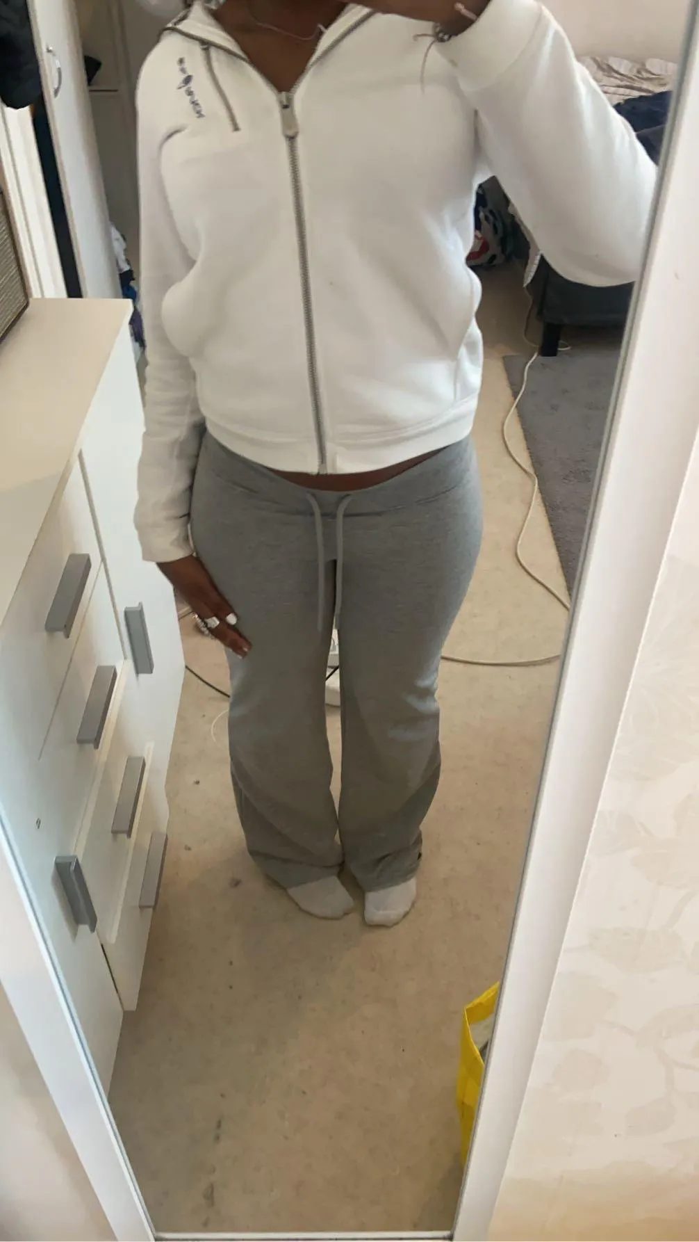 Ger alla första 99 som ❤️ en 🎁 i chatten!! posted by l1nalust