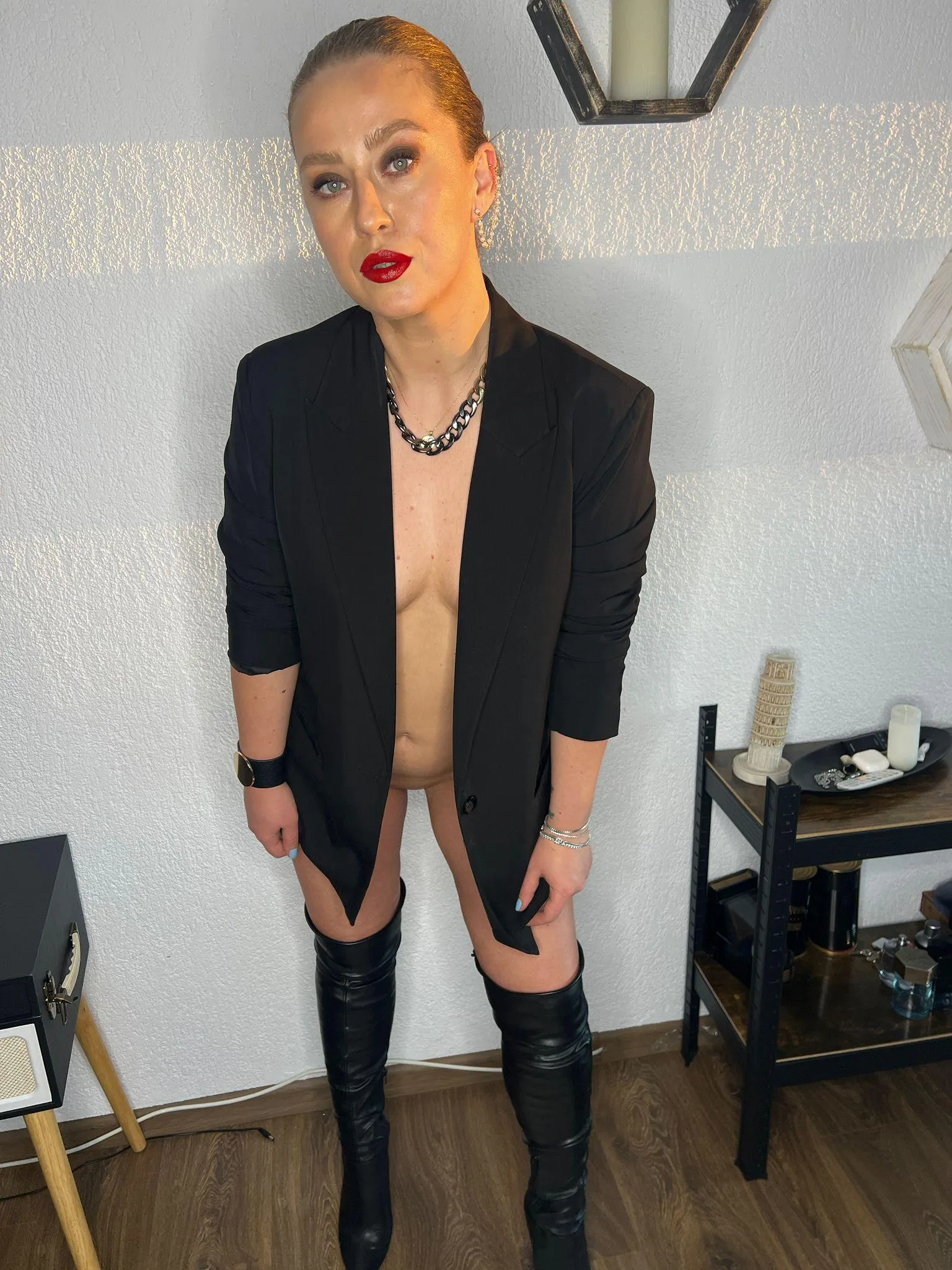 Happy valentine's day 💘 let's have a 🔥 evening posted by Emmablondy