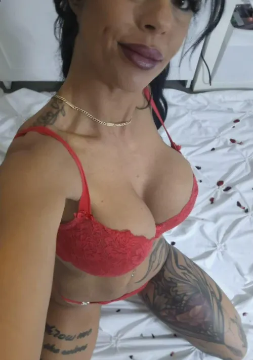 Mitä mieltä olet MILFistä ystävänpäivänä? 💋💕 by sexymalinay