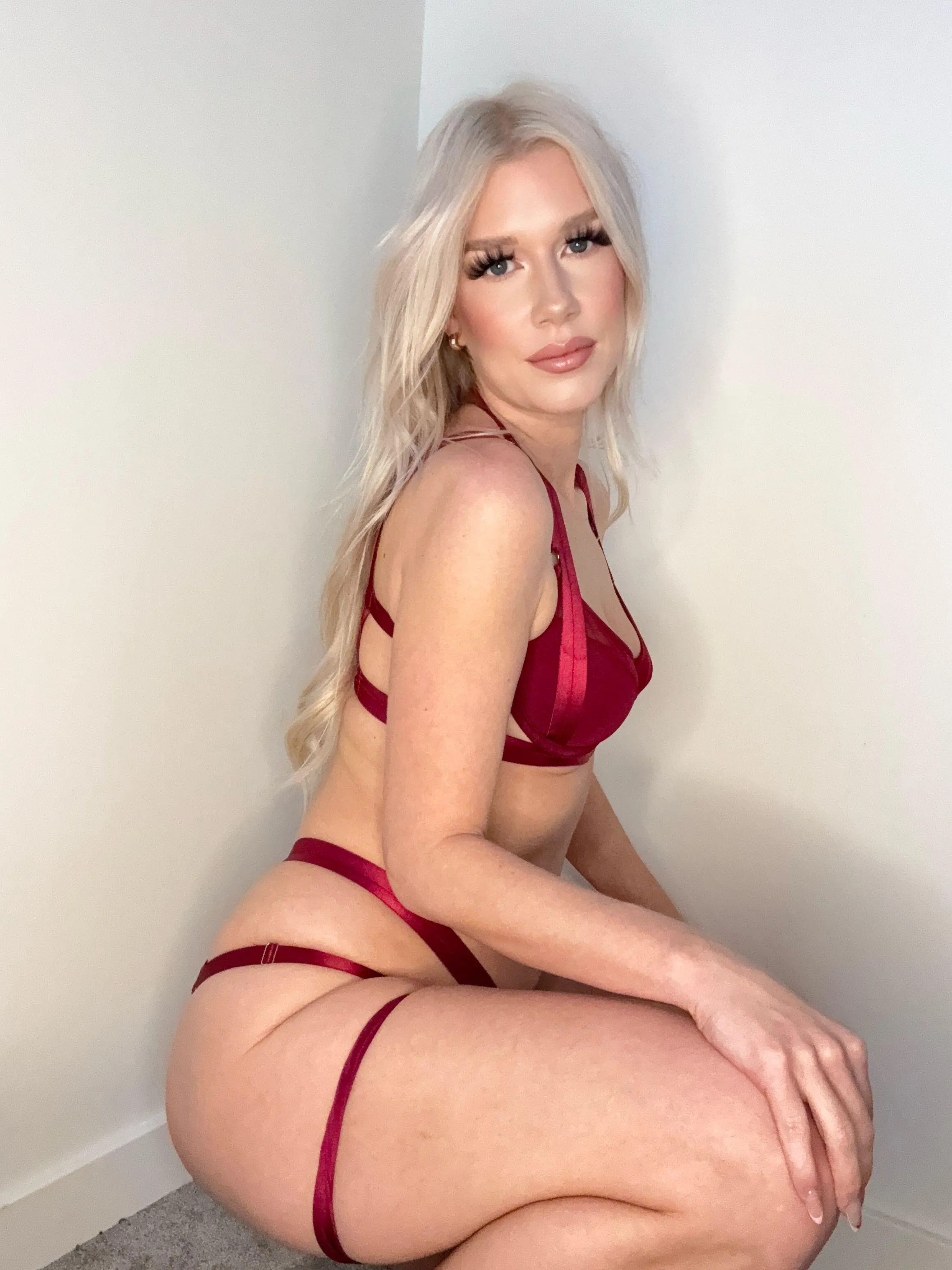 mommy's pussy is always wet posted by Radiant_Bend_2471